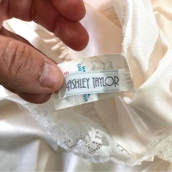 Vintage Ashley Taylor White Slip Dress Women’s 34 B with Lace Trim, Size Small - Picture 8 of 12
